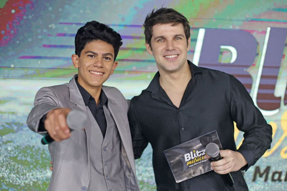 Jovem Tenor Bruno Bioza e Marcel Kogos na estreia do Programa Blitz Musical - Foto: Jorge Beirigo / Renato Cipriano - Divulgação